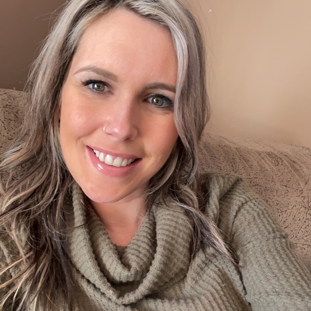 Meet your Posher, Courtney